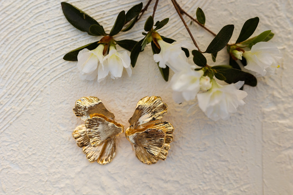 Gold 3D Leaf Earrings - The Edit LLC