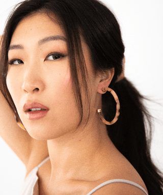 Tortoise Shell Acrylic Hoop Earrings: Medium - The Edit LLC