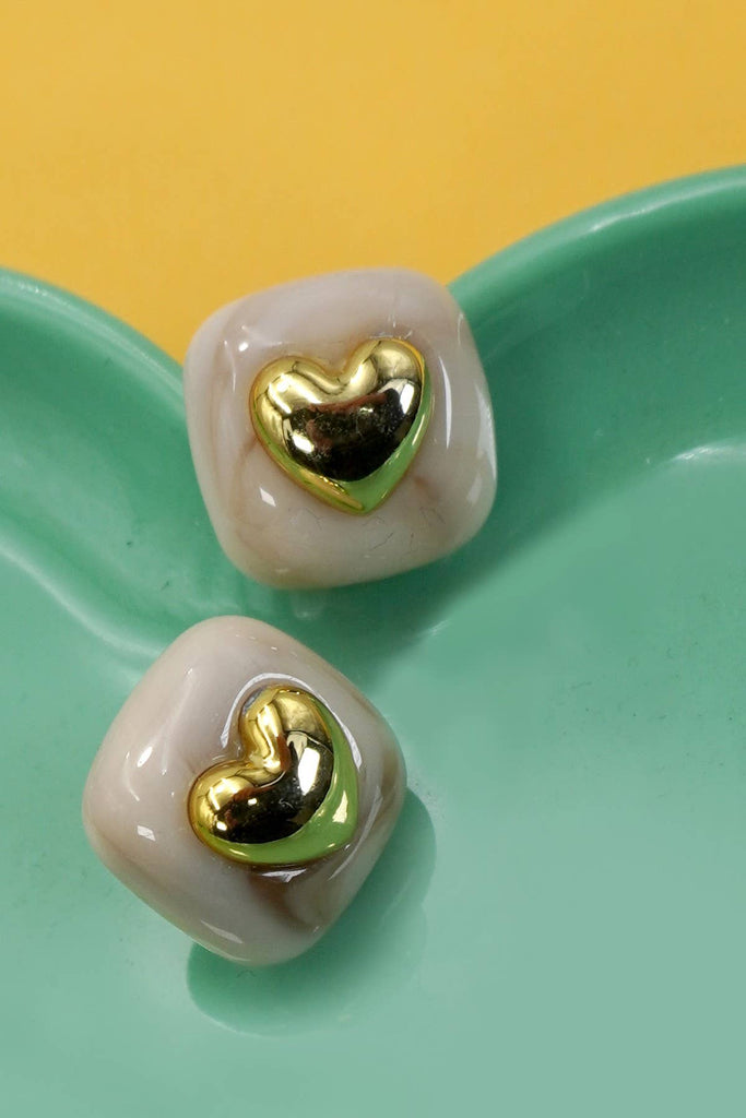 UPSCALE ACRYLIC GOLD HEART STUD EARRINGS |: Off White - The Edit LLC